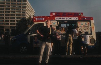 Matthew & The Atlas has taken to Westminster Bridge for a new live version of his single ‘This Place We Live’