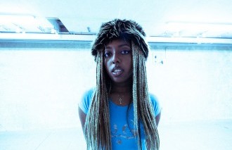 Manchester’s DellaXOZ is back with new single ‘BORING’