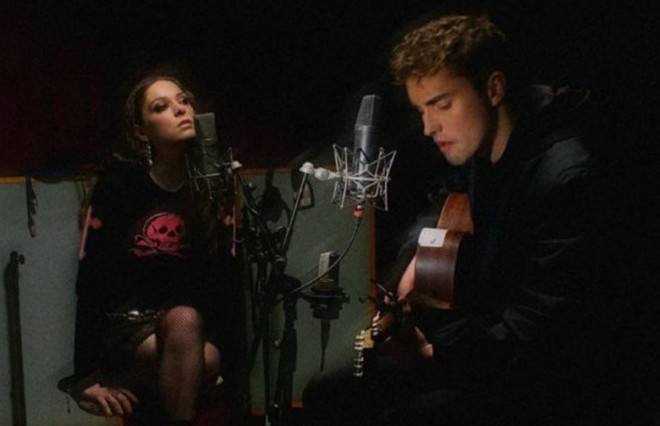 Sam Fender and Holly Humberstone team up on ‘Seventeen Going Under’